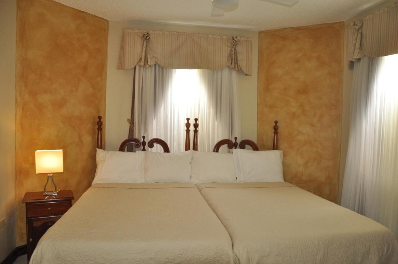 Beach Penthouse A25 Sandcastles Очо-Ріос Екстер'єр фото